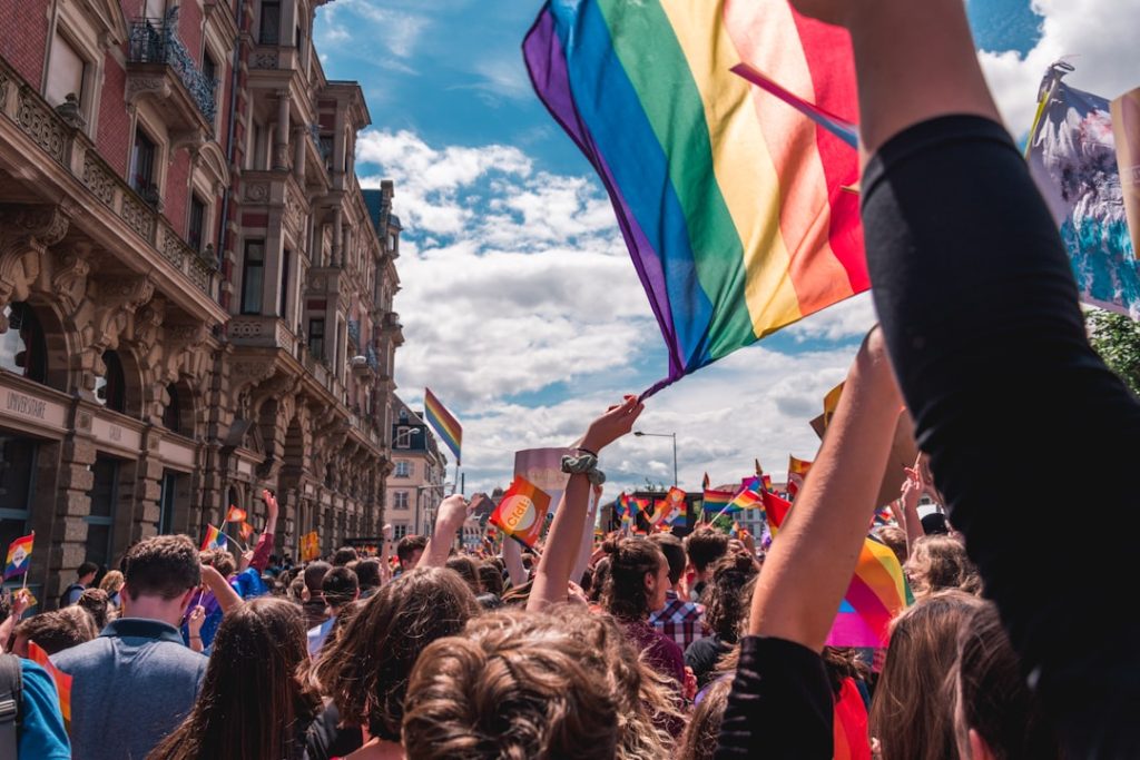 Associations LGBT+ régionales en France : guide 2026