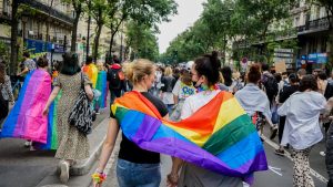 Discrimination LGBT+ en province : recours et droits en 2026